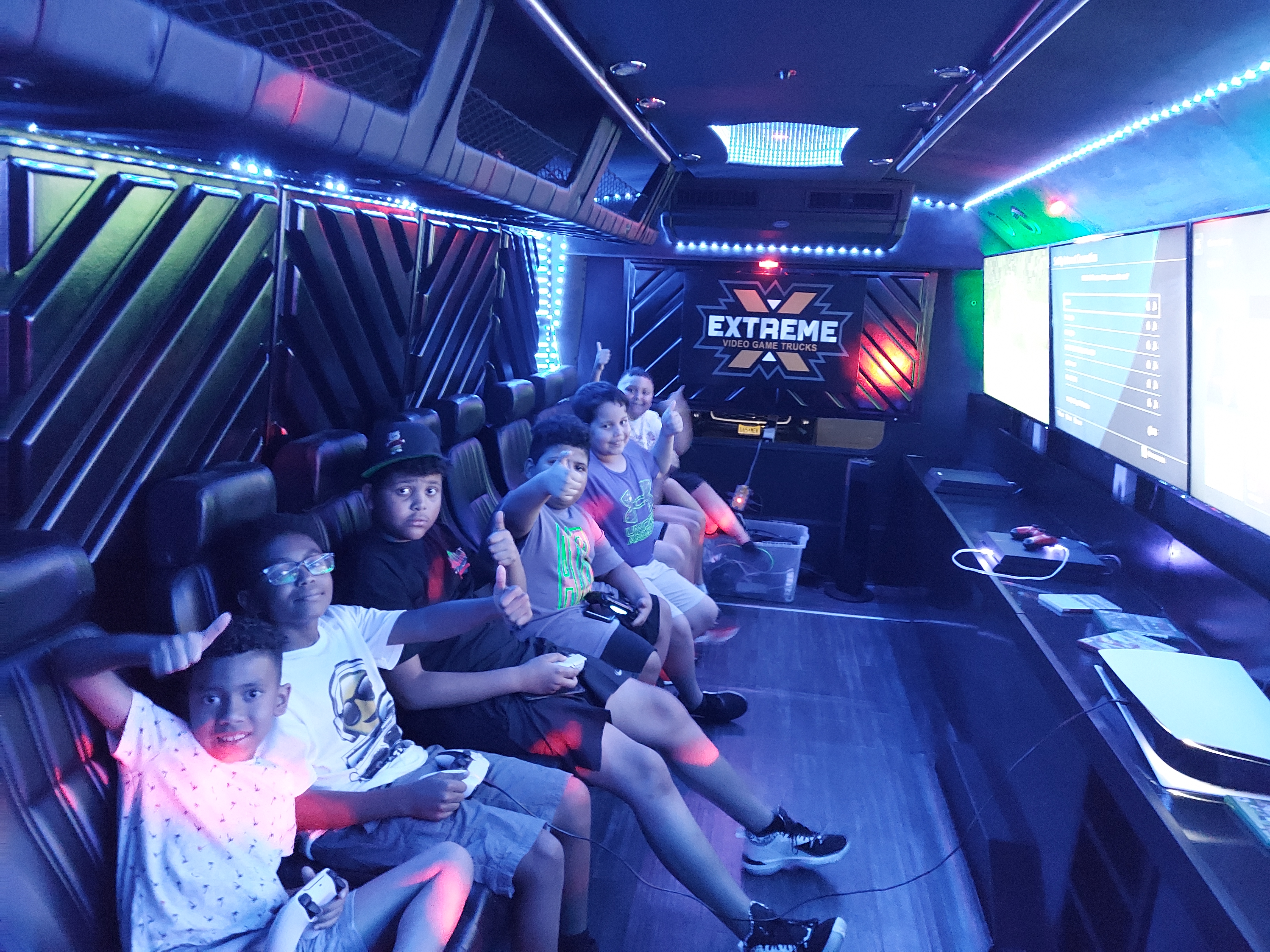 Video game party bus - Extreme Video Game Zone